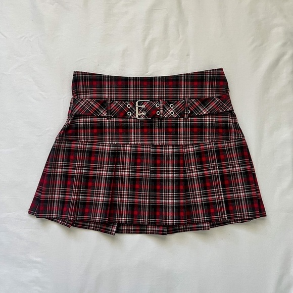 Y2K No Boundaries Plaid Pleated Mini Skirt - Picture 4 of 10